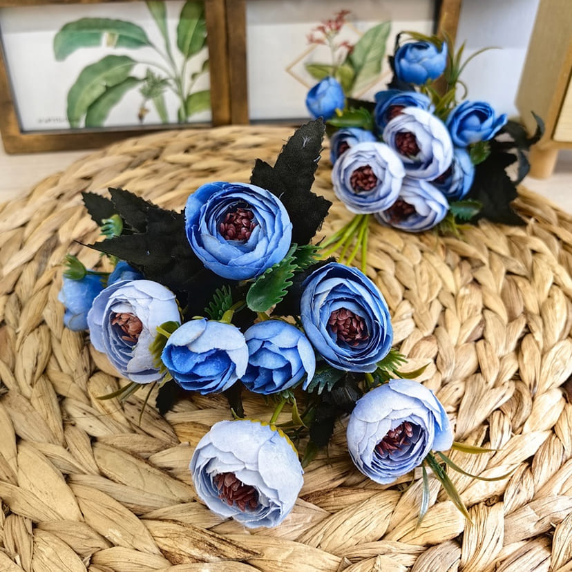 Искусственные цветы в Нефтегорске | Цветы искусственные «Камелии», голубые, букет